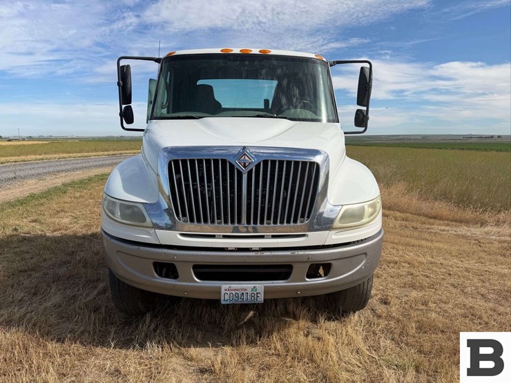 2005-international-durastar-4400-image-10