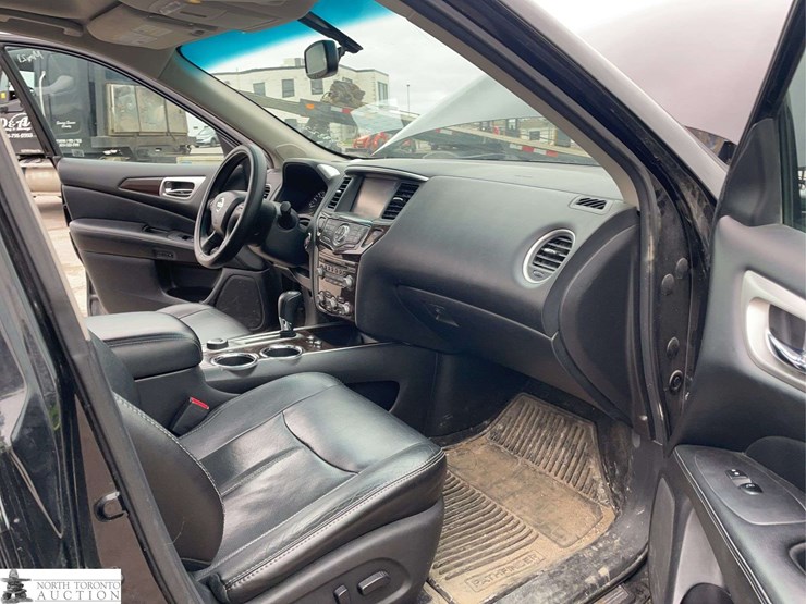 2013-nissan-pathfinder-image-18