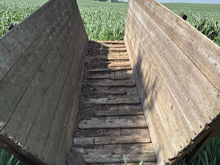 30-inch-x-11ft-portable-wooden-loading-chute-image-1
