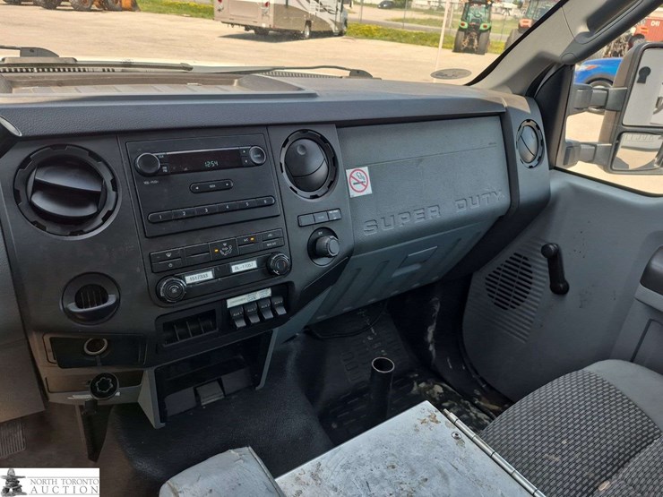 2011-ford-f350-image-16