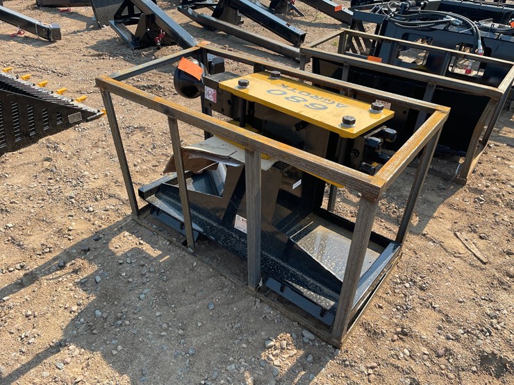 #18340-•-unused-2026-agt-skid-steer-breaker-attachment-(princeton,-mn)-image-4