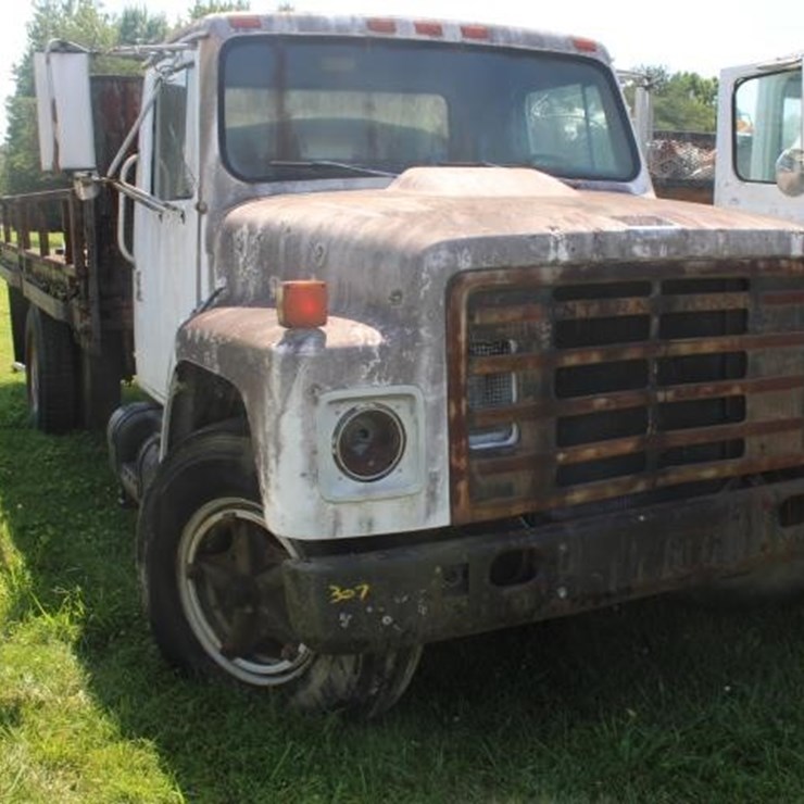 1984 INTERNATIONAL S1900