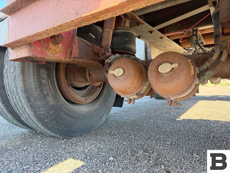 1994-west-mark-8000-gallon-tanker-trailer-image-20