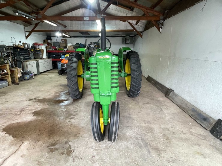 1947-john-deere-model-b-image-2