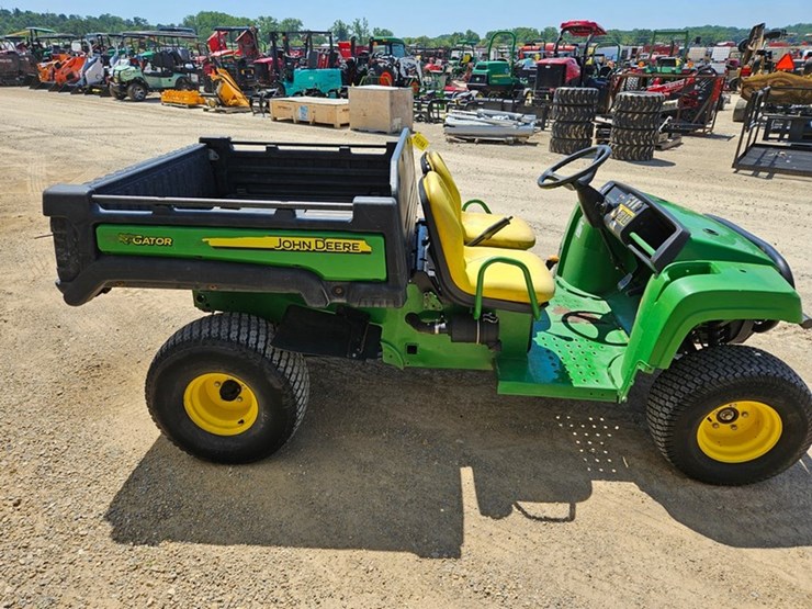 2016-john-deere-gator-image-6