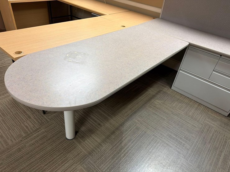 8’-x-8’-sectional-desk-image-2