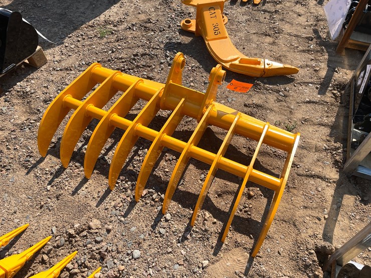 2026-caterpillar-305-image-2