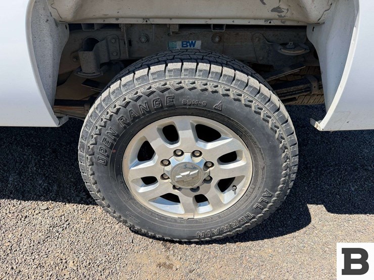 2013-chevrolet-silverado-3500-image-14