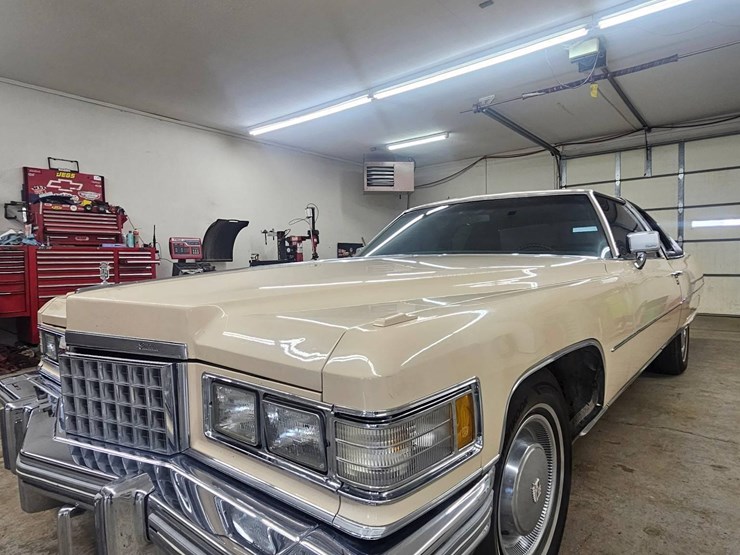 1976-cadillac-coupe-deville-image-29