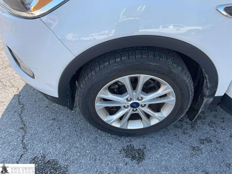 2017-ford-escape-image-23