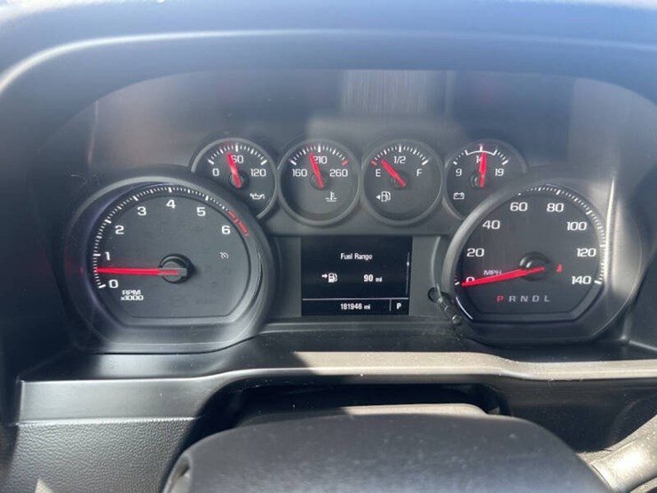 2020-chevrolet-silverado-2500hd-image-14