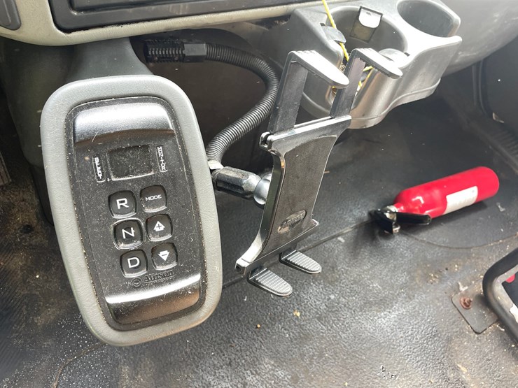 2017-international-durastar-4400-image-46