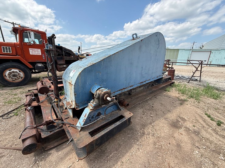 continental-emsco-db-550-duplex-mud-pump-w/-eaton-18”airflex-clutch,-skidded-image-6