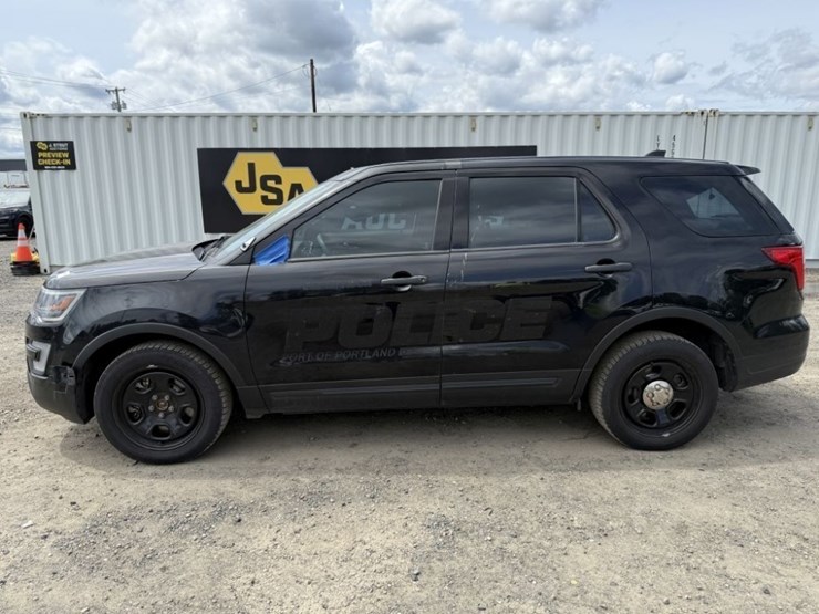 2019-ford-explorer-image-7