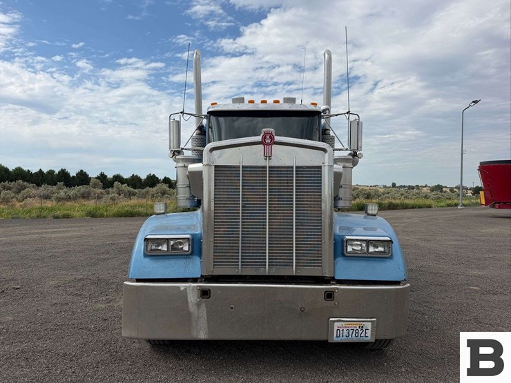 2007-kenworth-w900-image-9