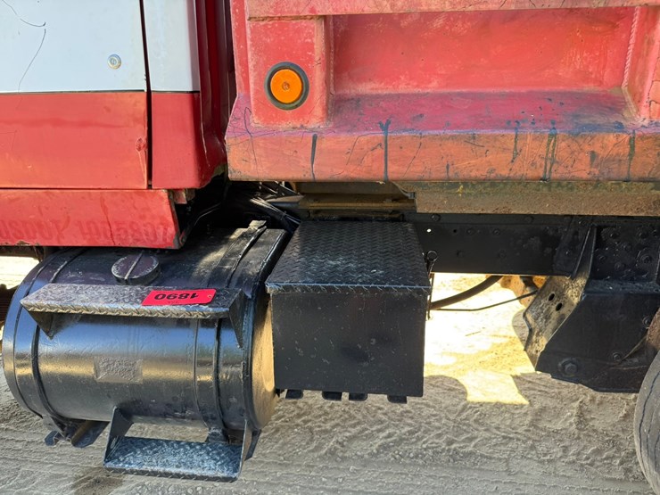 1989-ford-l9000-image-16