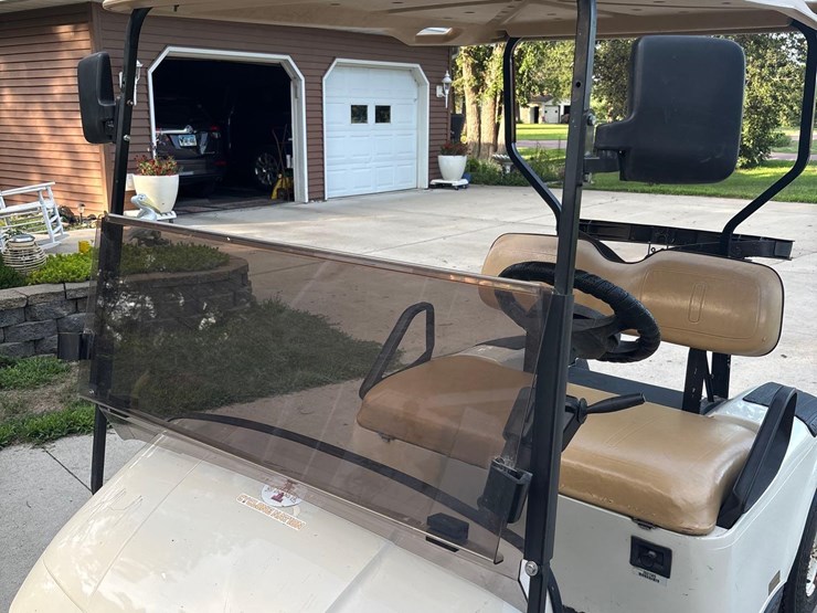 2003-ez-go-gas-golf-cart-image-7