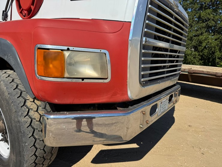 1989-ford-l9000-image-35