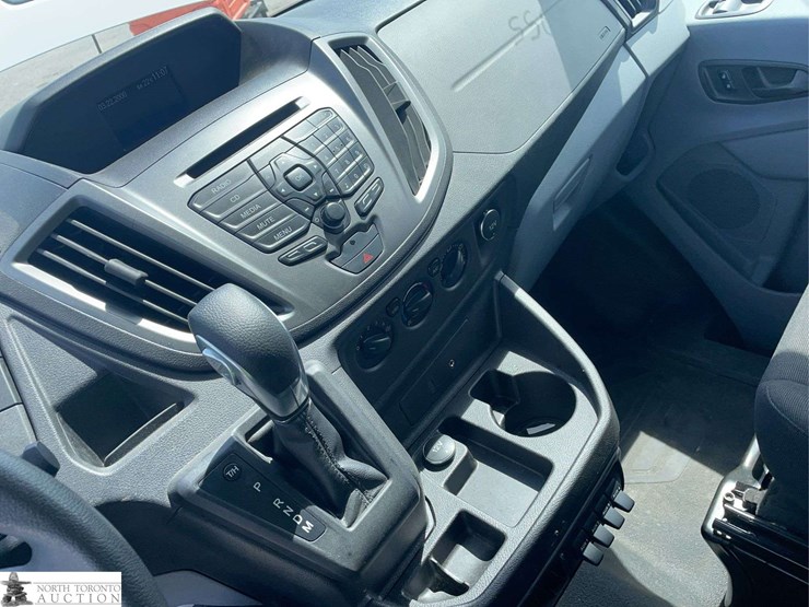 2016-ford-transit-image-13