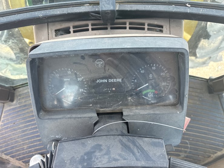 1993-john-deere-6400-image-38