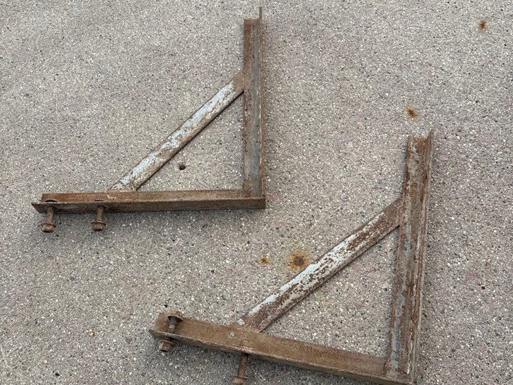 locking-semi-tool-box/-with-brackets-image-9