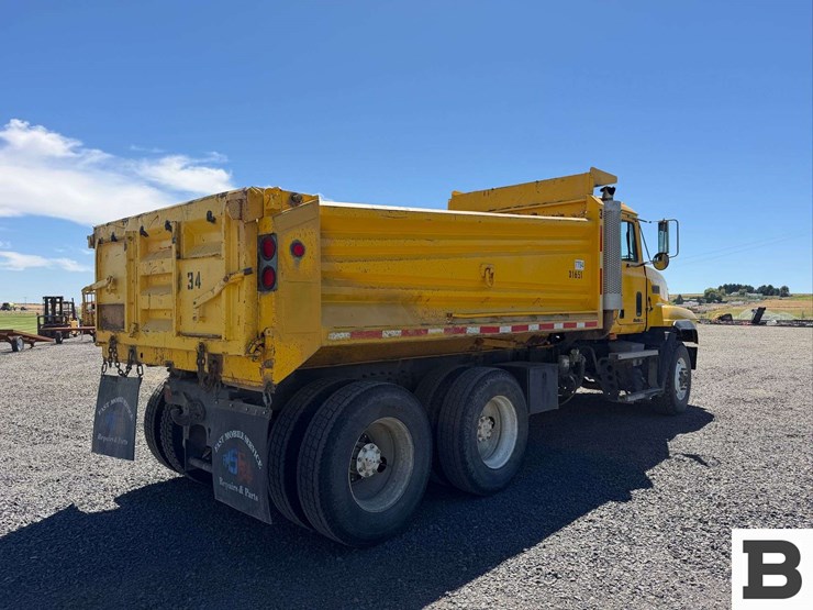 1999-mack-cl713-image-5