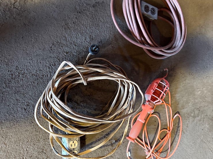 extension-cords-&-work-light-image-2