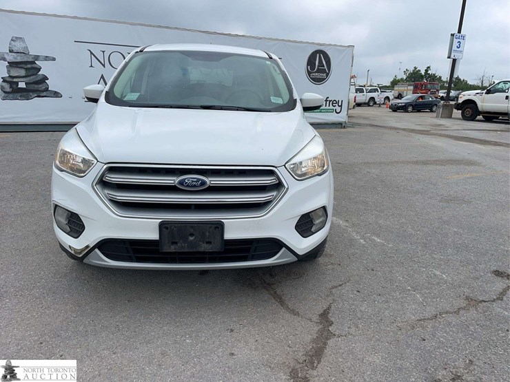 2017-ford-escape-image-2