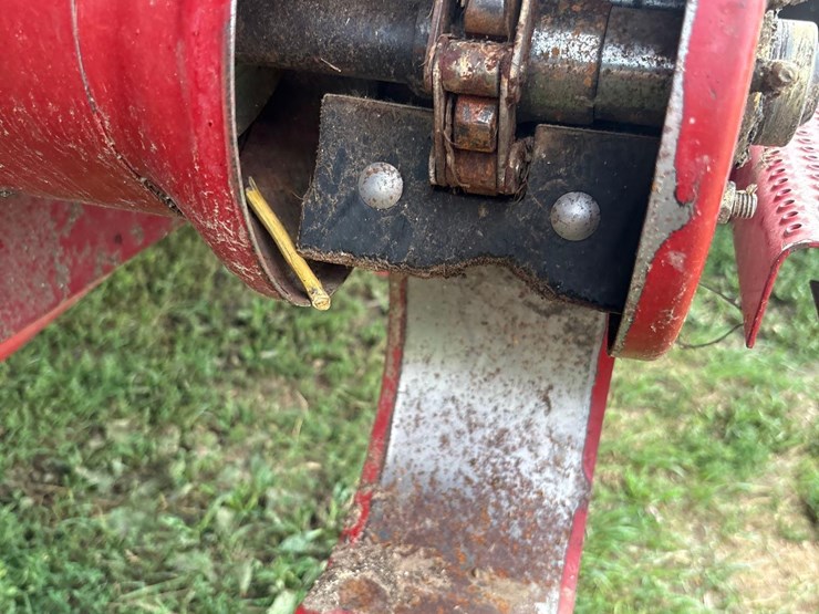 2006-international-2388-axle-flow-combine-image-35