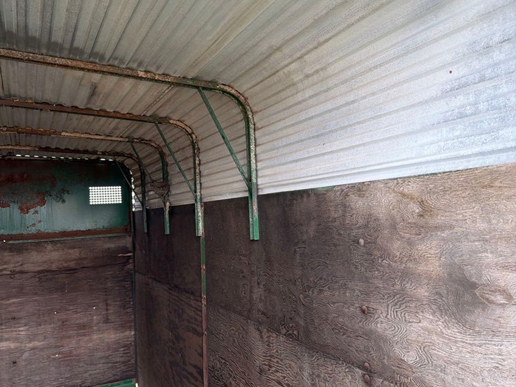 badger-18ft-front-unload-silage-wagon-image-37