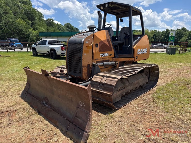 2018-case-750m-lgp-image-6