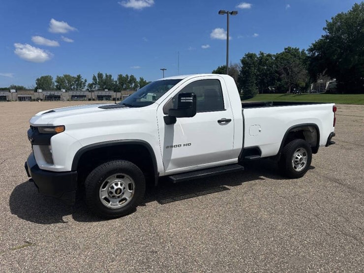 2020-chevrolet-silverado-2500hd-image-1