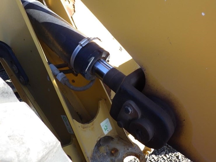 2017-caterpillar-910m-image-21