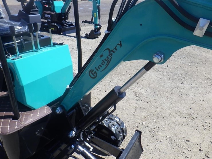 2026-cfg-kt13r-hydraulic-excavator-image-14