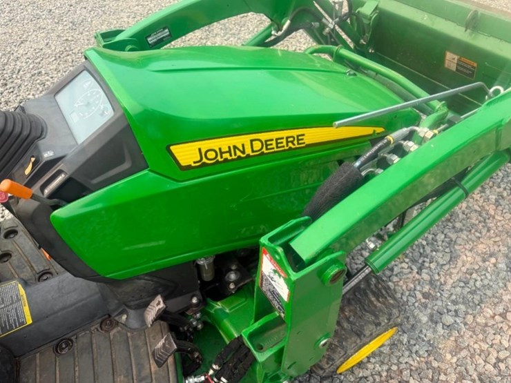 2021-john-deere-1025r-image-4