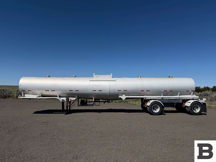 1994-west-mark-8000-gallon-tanker-trailer-image-3