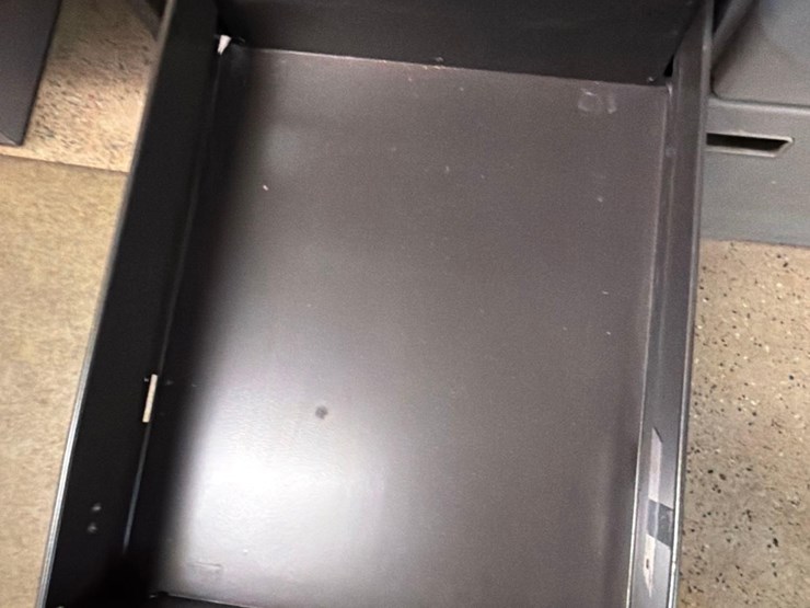 storage-desk-image-3