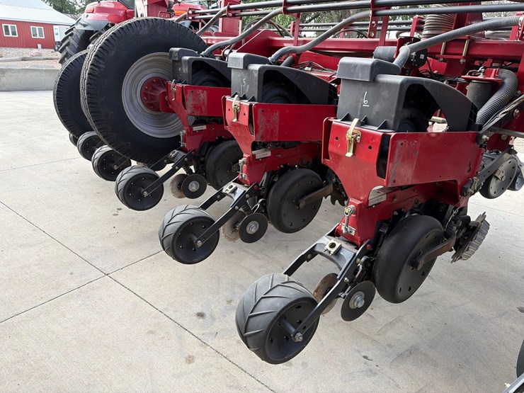 2012-case-ih-1250-image-59