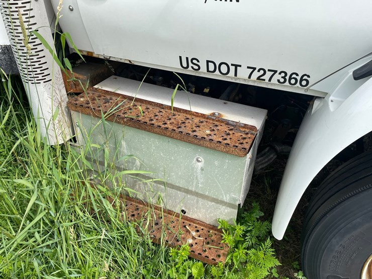 2017-international-durastar-4400-image-6