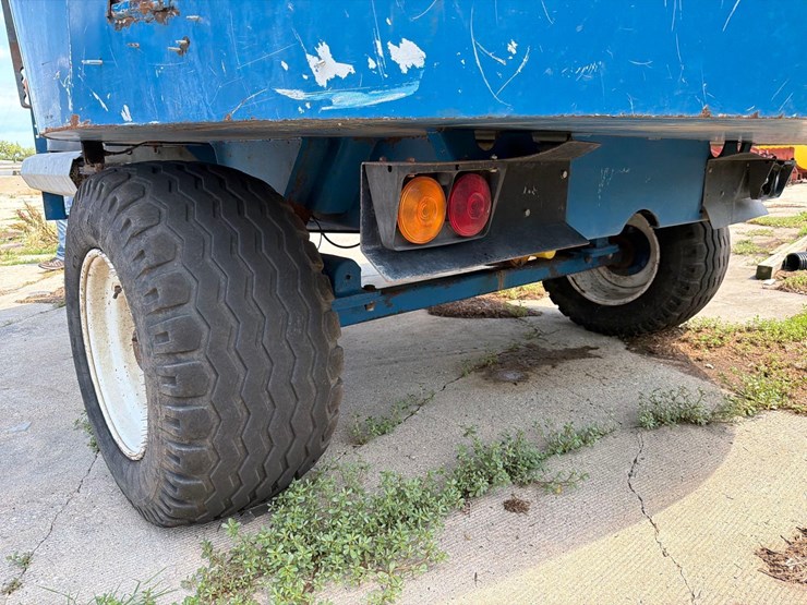 sac-3655-maxi-mixer-feeder-wagon-image-21