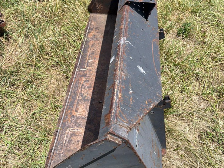 new-holland-l553-image-35
