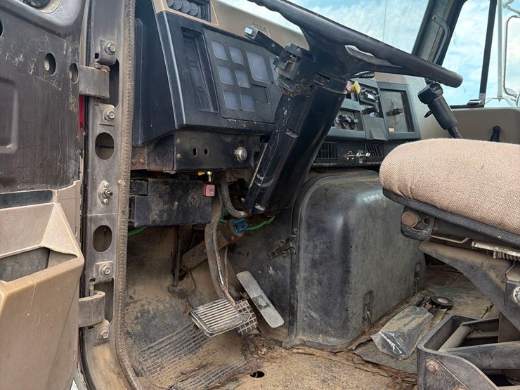 1991-cummins-855-image-35