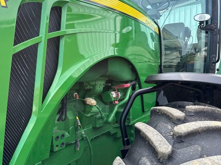 2013-john-deere-8235r-image-33