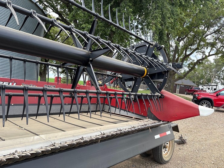 2018-case-ih-3162-image-32