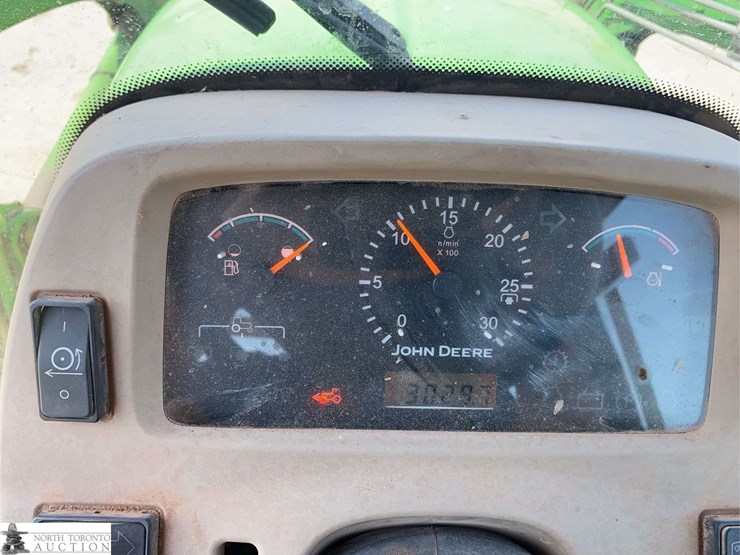 john-deere-3520-image-11