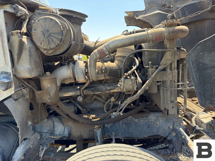2002-mack-ch613-image-49