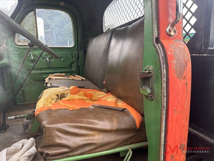 1963-b-model-mack-truck-image-13