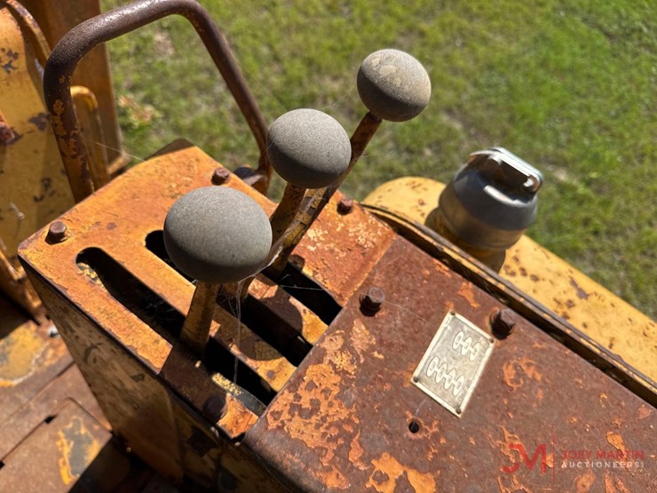 caterpillar-941-image-19