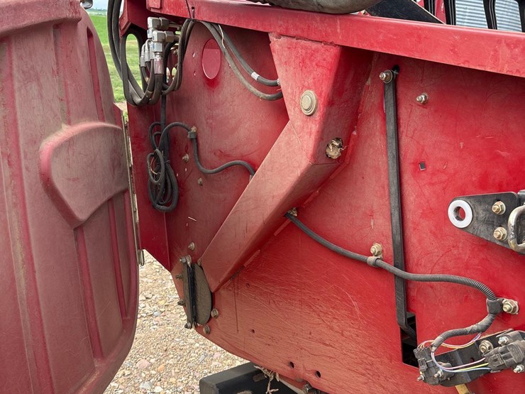 2018-case-ih-3162-image-39