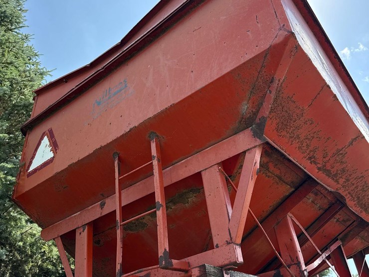 approx-300bu-holding-bin-with-stand-image-5